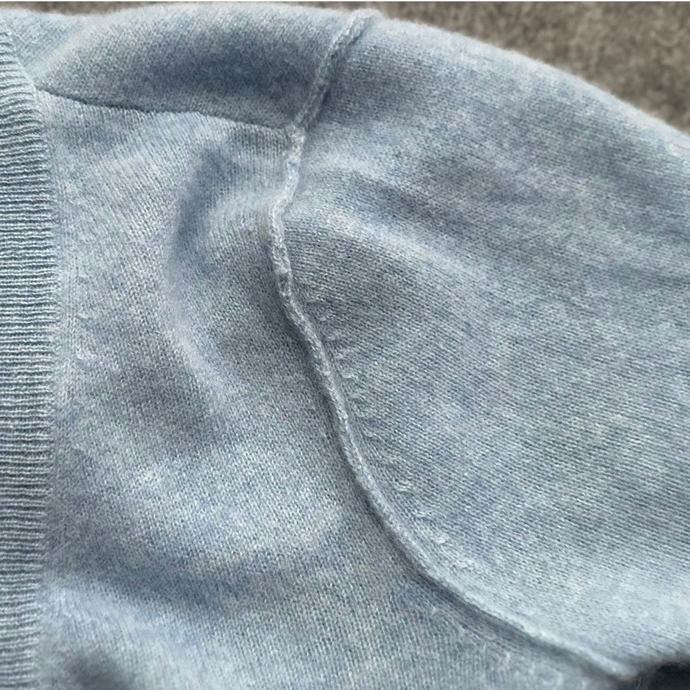 AQUA 100% Cashmere V-Neck Sweater L Blue Soft Girl Old Money Preppy Coastal - Picture 8 of 9